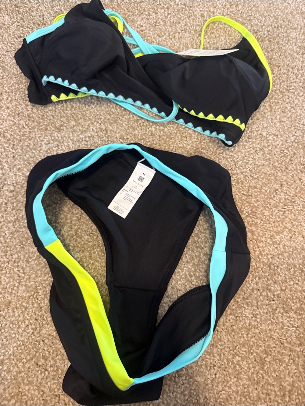 Cupshe electric spark black bikini size medium NWT - Picture 4 of 4